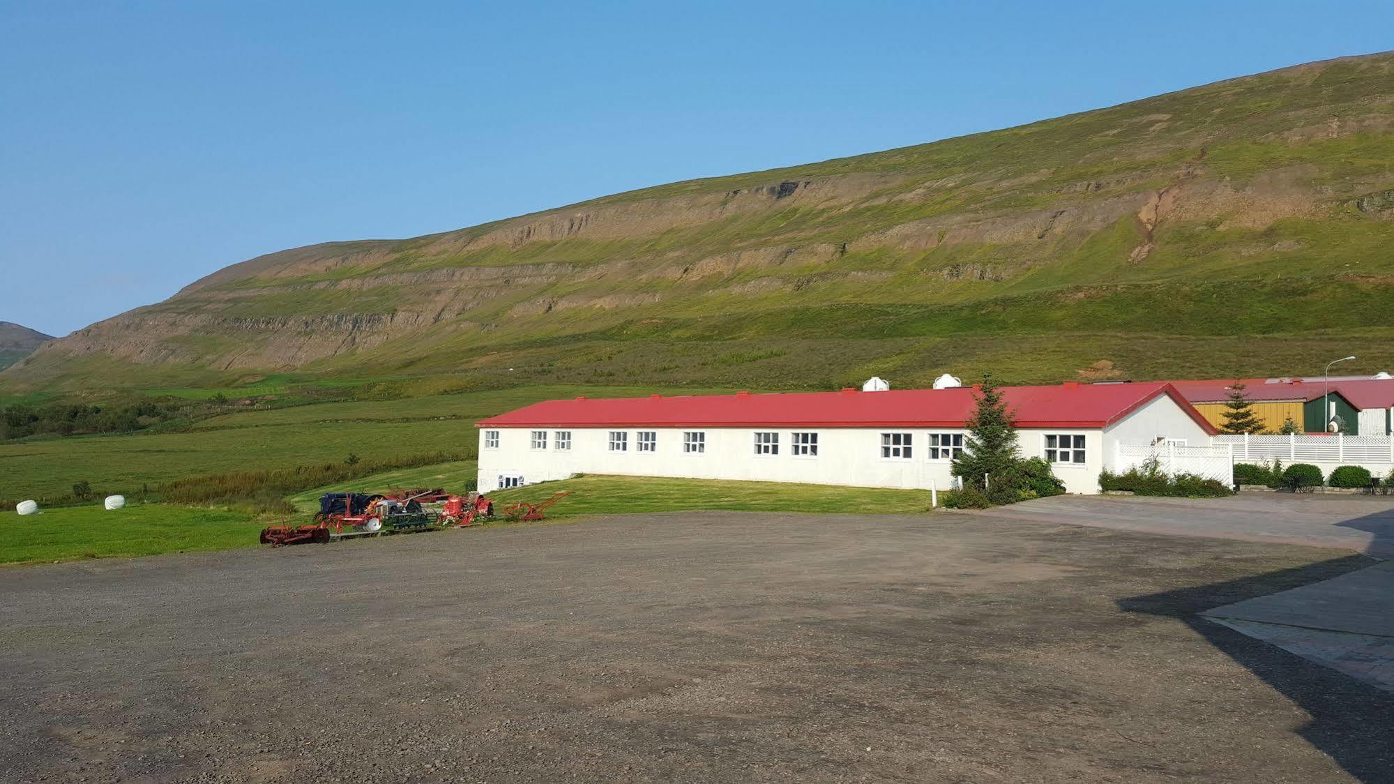 Hotel Sveinbjarnargerdi Svalbarthseyri ภายนอก รูปภาพ