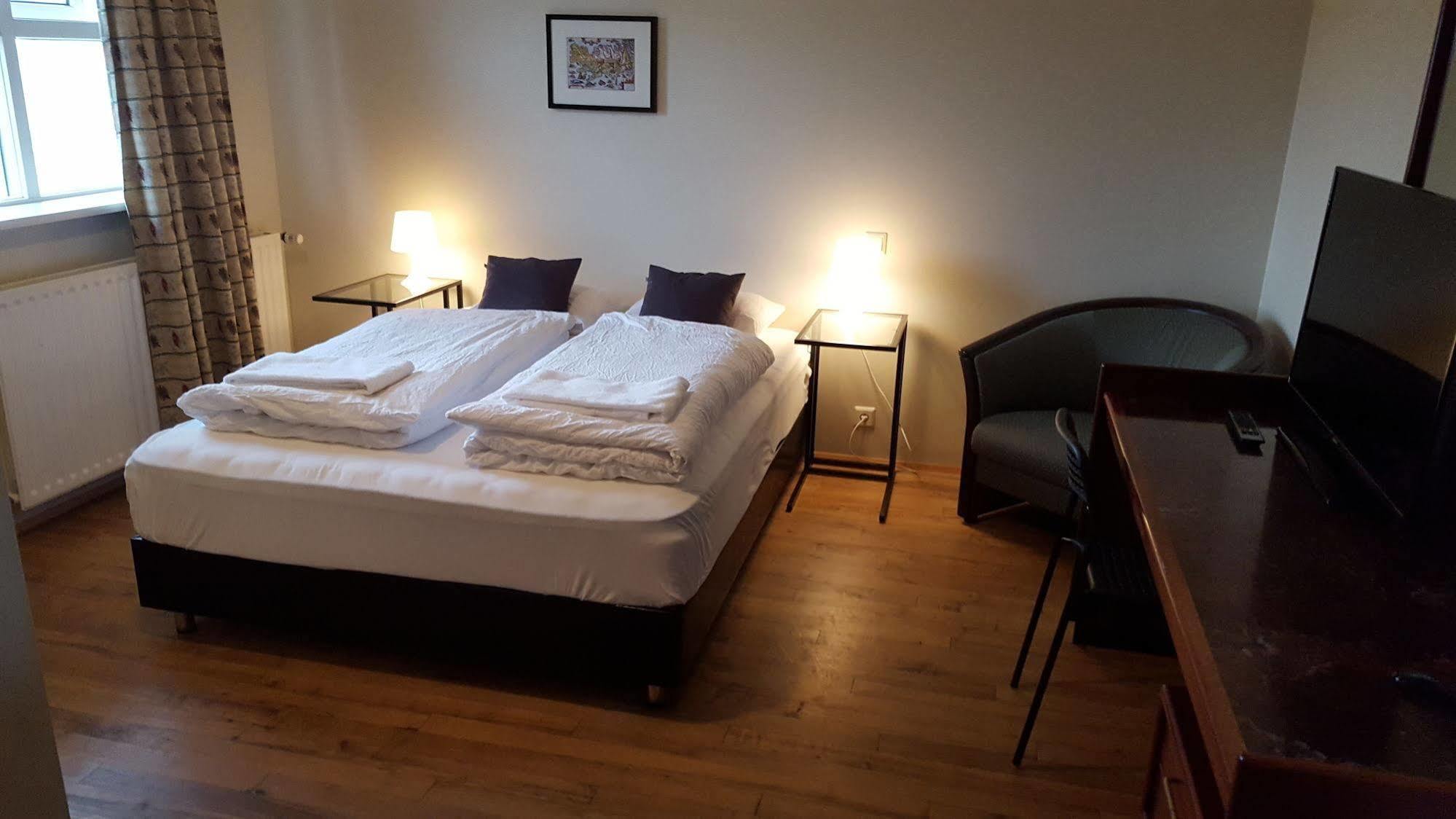 Hotel Sveinbjarnargerdi Svalbarthseyri ภายนอก รูปภาพ